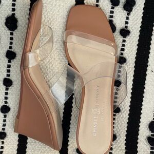 Chinese Laundry Tann wedges sz 6.5